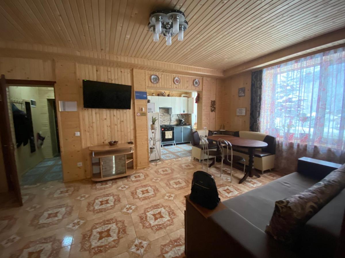 Vienna House Apartment Яремче Екстериор снимка