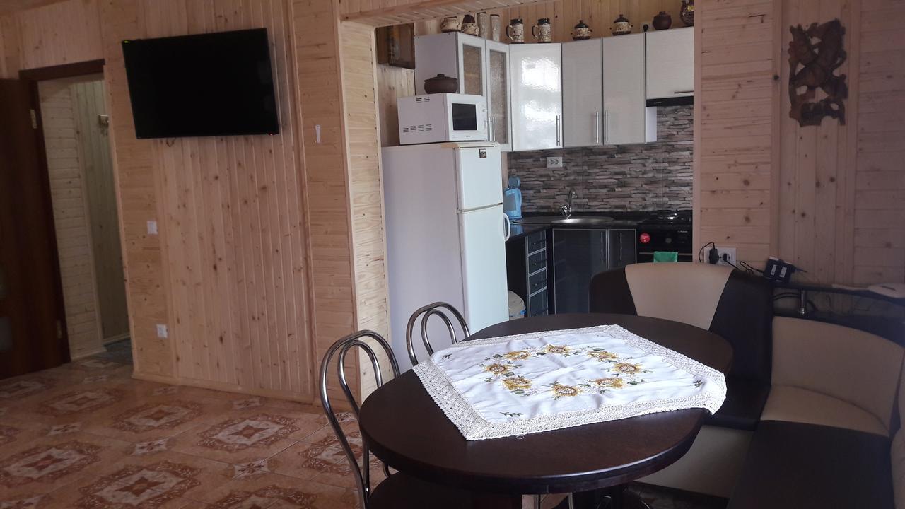 Vienna House Apartment Яремче Екстериор снимка